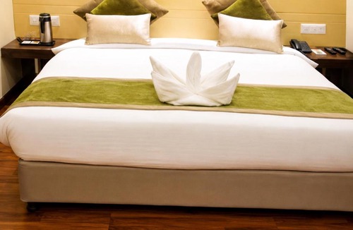 Faizabad Hotel | MateShri Palace Ayodhya - A Peaceful Stay Near Shri Ram Janmabhoomi, Hanuman Garhi & Ayodhya Spiritual Heritage Comfortable Family Rooms, Wi-Fi & Easy Access to Major Temples