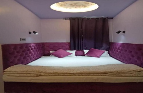 Taj Ganj Hotel | Maya Hotel & Restaurant