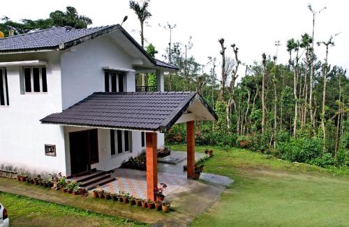 Vastare Villa | Meera Homestay - 4BH Full Villa, Estate, Balcony, Home Food