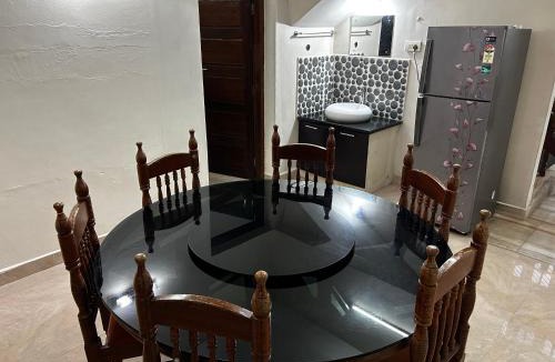 Aluva House | Metro Bliz Alua by thestaypoint