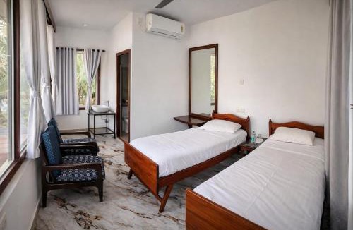 Kumbalam Hotel | Mia Riaan Lake View Resort