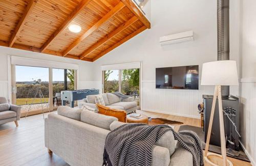 Mia Mia House | Mia Springs Pool Oasis in Heathcote Wine Country