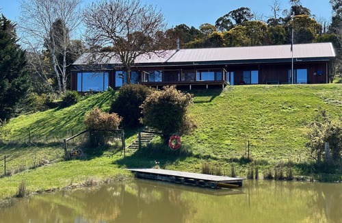 Merrijig House | Milpara Farm - 15mins from Mt Buller off mountain