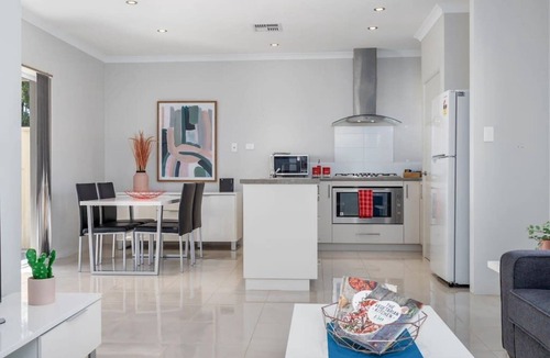 Ardross House | Minimalist Suburban Villa*Garden City*Family Friendly*