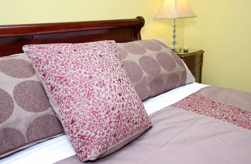 Woodend Cottage | Mirkwood Forest Spa Cottage - Garden Guesthouse
