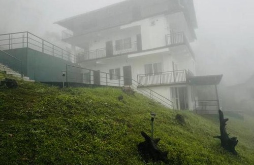 Devikolam House | Misty Cloud