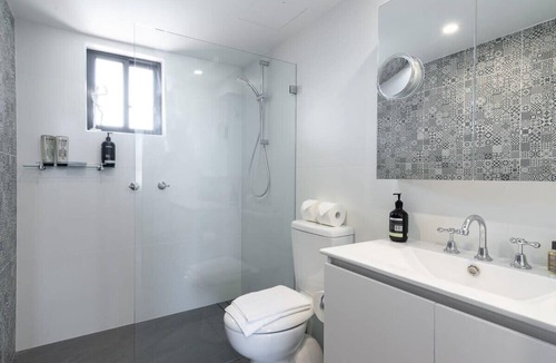 Leichhardt Apartment | Modern 1 Bedroom Apartment In The Italian Forum