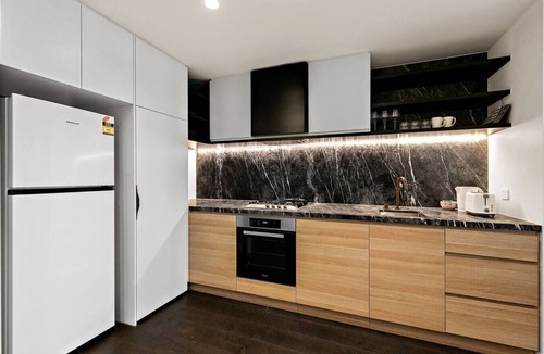West Melbourne Apartment | Modern 2Bed Apt Parking West Mel