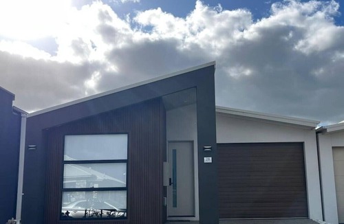 Wollert House | Modern 4BR Family Home in Wollert, VIC