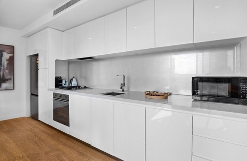 Southbank Apartment | Modern Apartment with Stunning Views in Southbank