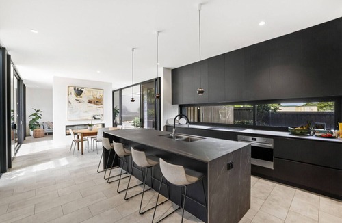 Freshwater House | Modern Beach Pad - Seconds to the Beach