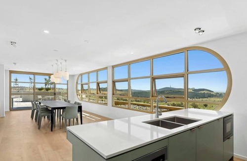Denman Prospect Apartment | Modern , fresh, and energetic amenity fills the shared space on the Boulevard