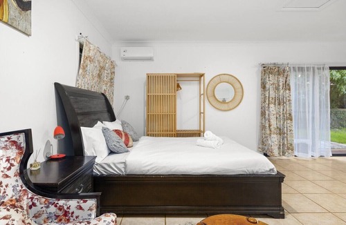 Daisy Hill House | Modern Minimalist Studio｜Private Entry｜Daisy Hill