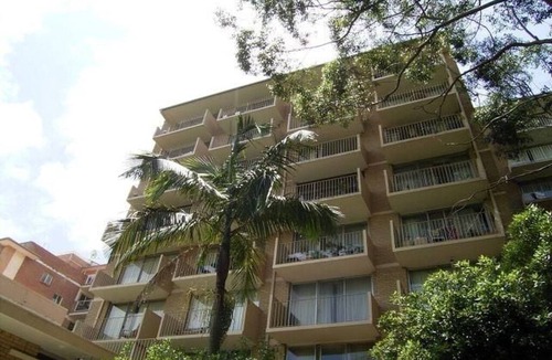 Greenwich Apartment | Modern Studio Apartment with Parking & Resort-Style Pool