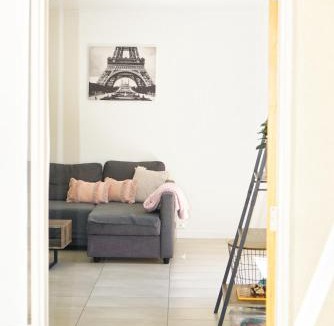 Deer Park House | Modern style unit 2 Deer Park