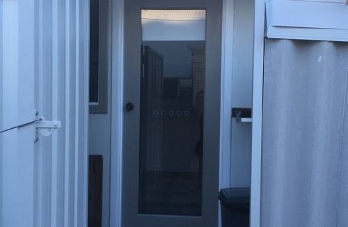 Hilton Apartment | Modern Tiny House