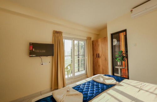 Kakkanad Hotel | Moonic Days Infopark Kakkanad