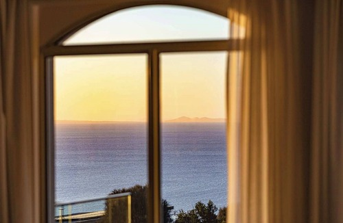 Mount Martha House | Mount Martha Manor Indoor Pool & Ocean Views