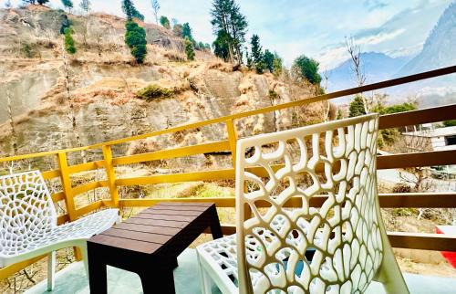 Manali Hotel | Mountain Shadow By Moon Knight Hospitality