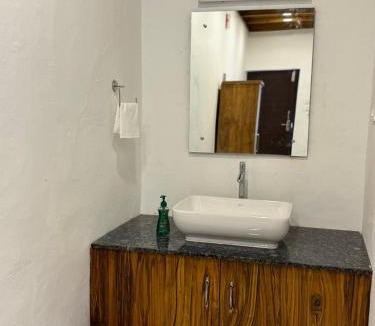 Mannarkkad House | Mountain valley ac Suite