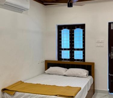 Mannarkkad House | Mountain valley ac Suite