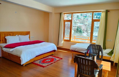 Vashist Bed & Breakfast | Mountain View -bedroom, bed & breakfast in welcoming Manali