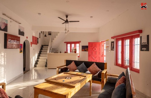 Gunehr Hostel | Moustache Hostel Bir