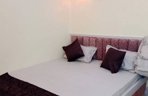 Rampur Hat Hotel | Mukherjee Lodge