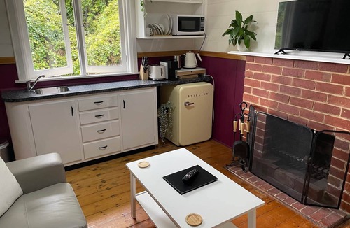 The Patch House | Mulberry Cottage - with spa and fireplace