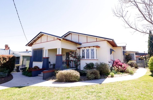 Tenterfield House | Mullane Cottage Tenterfield