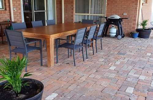 Murtoa House | Murtoa Farm-View Guest House - Family friendly home, with Free Wi-Fi & Netflix