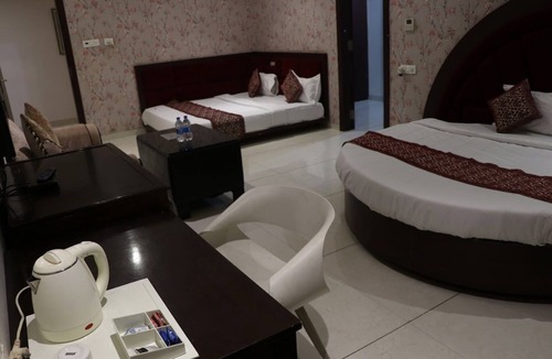 Khargone Hotel | Nakshatra Hotel & Resort in Khargone