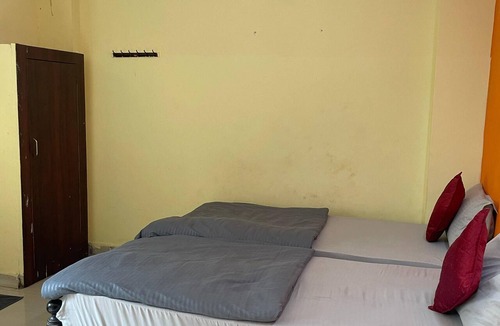 Srinagar Colony Hotel | Nandini Guest House
