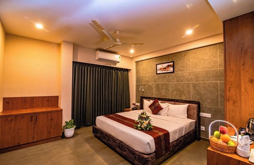 Kozhikode Hotel | Neelagiri Heritage Hotel - Near Calicut Railway Station