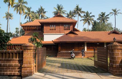 Irinjalakuda Hotel | Neelambari Ecotoursm