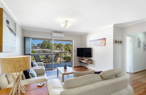 Nelson Bay Apartment | Nelson Bay Prime Location - Free NBN Internet