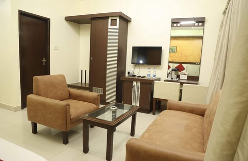Gandhi Nagar Cabin | New Golden Residency