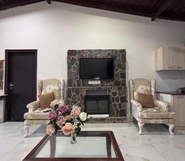Shyamkhet Bed & Breakfast | new vintage penthouse