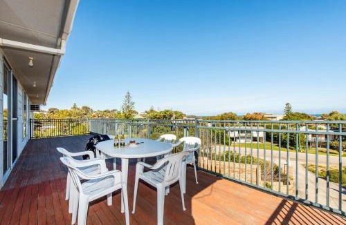 Guilderton House | Ninettas Views - Great coastal location