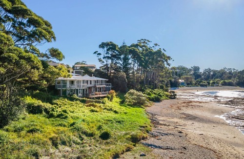 Mollymook House | Nirvana - Beach front house in Mollymook