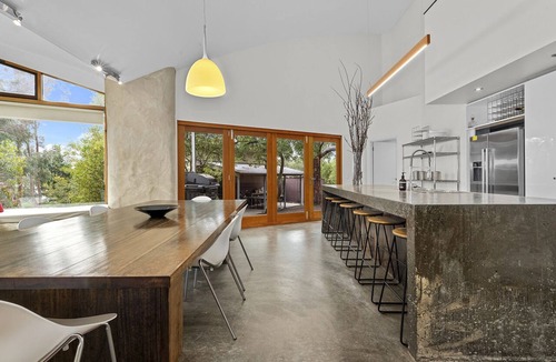 Spring Beach House | Nosh Holiday: Luxury Ecofriendly Spring Beach Home