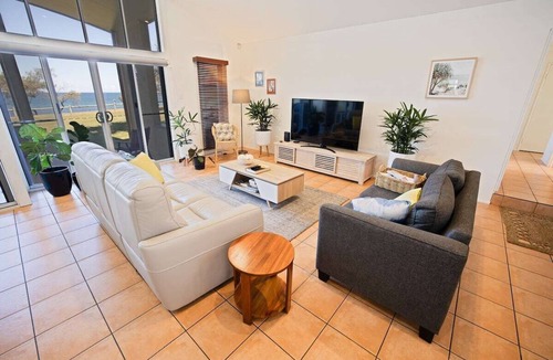 Coral Cove House | OCEAN CLUB HOUSE. Absolute Oceanfront house directly on championship golf course
