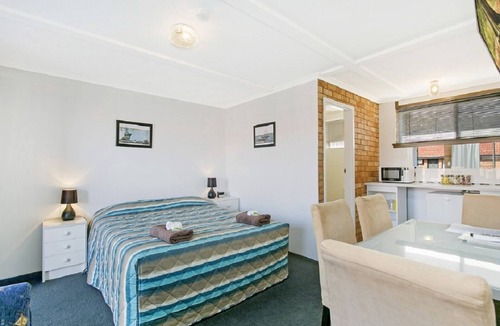 Hayborough Hotel | Ocean Crest Motel