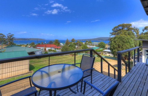 Dover Apartment | Ocean View Cottages - Essentially Tas Dover