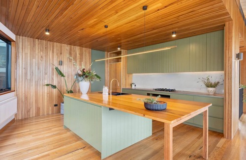 Lorne House | Ocean Winds Lorne
