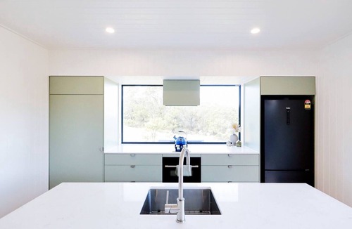 Tenterfield Apartment | Off-Grid Farm Stay with Scenic Views