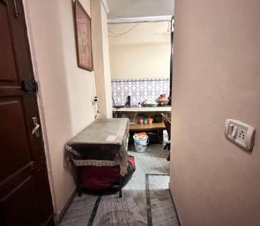 Karol Bagh Apartment | Om kuteer