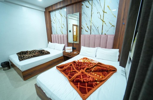 Sarnath Hotel | Omji Niwas Shri Rudra, Sarnath