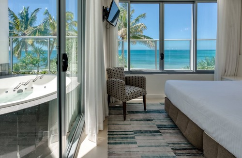 Noosa Heads Hotel | On The Beach Noosa