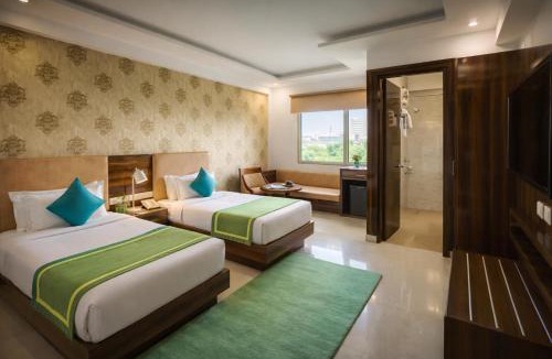 DLF City Hotel | OPO Horizon LYRO Hotel , Formerly known as Inde Hotel